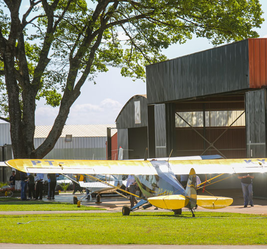 Aeroporto de São Joaquim da Barra sediou evento automobilístico